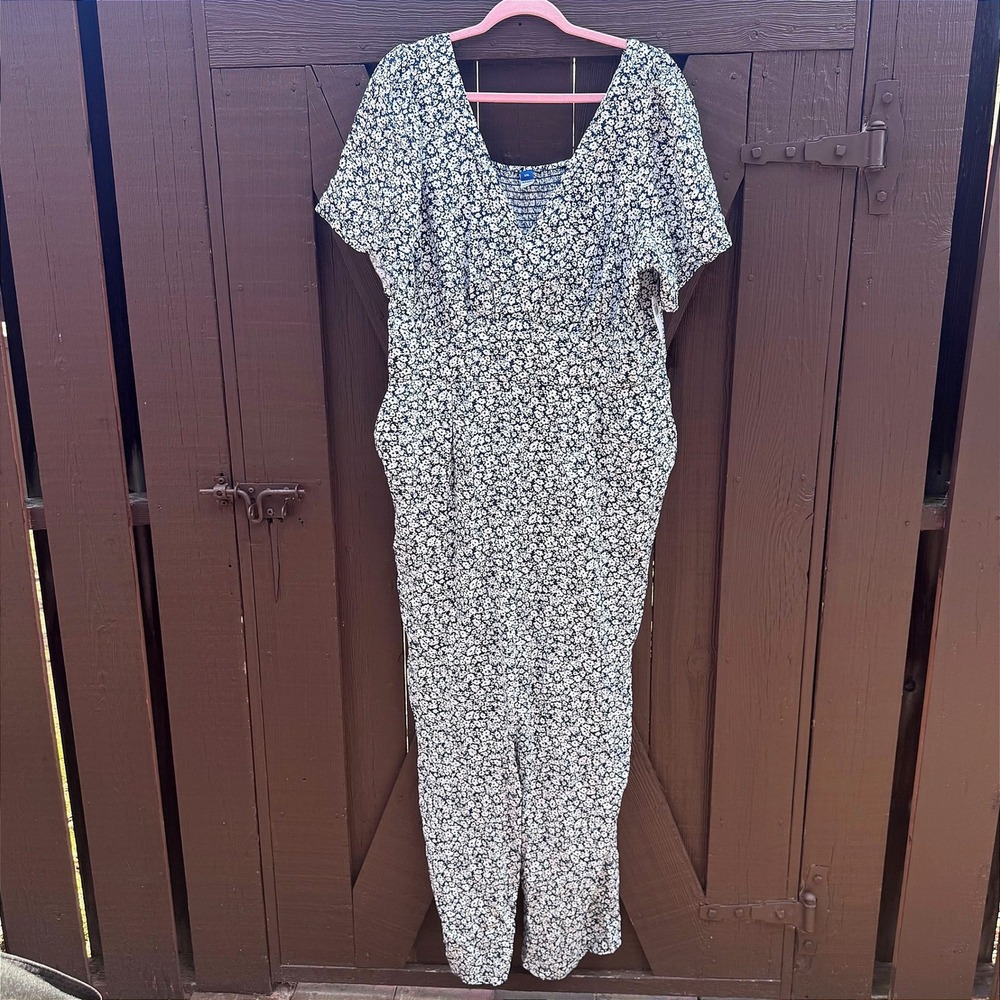 Old Navy NWT Womens XXL Boho Jumpsuit V-Neck Wide Leg Navy Daisy Cruise Summer